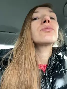 KateRedgar online show from 10/31/25, 11:22