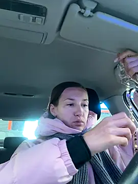 KateRedgar online show from 11/30/25, 11:58