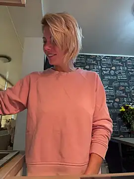 tanyagrey online show from 10/28/25, 07:01