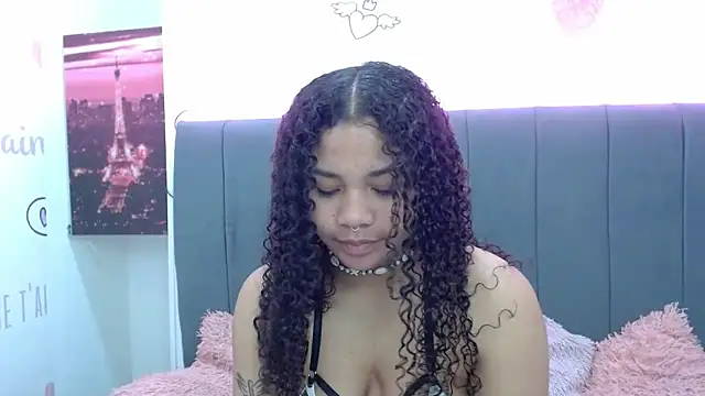 Snapshot of KittyBrookex chatting on 01/24/25, 01:25 KittyBrookex online show from 01/24/25, 01:25