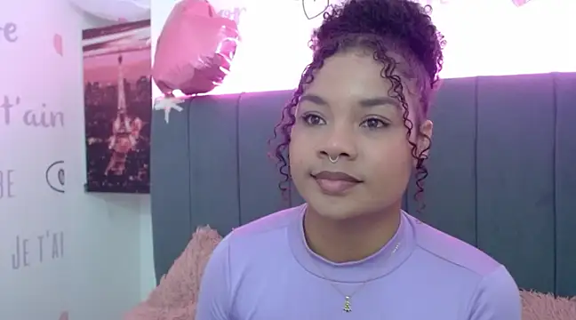 Snapshot of KittyBrookex chatting on 02/19/25, 01:39 KittyBrookex online show from 02/19/25, 01:39