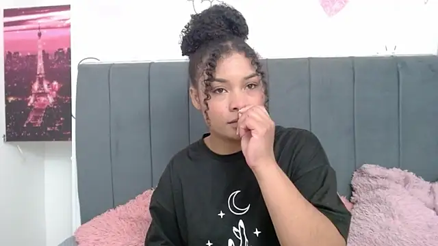 Snapshot of KittyBrookex chatting on 03/06/25, 01:57 KittyBrookex online show from 03/06/25, 01:57