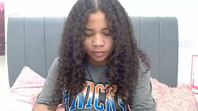Snapshot of KittyBrookex chatting on 03/17/25, 01:29 KittyBrookex online show from 03/17/25, 01:29