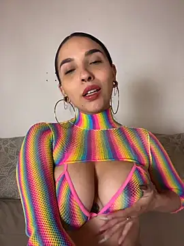 Snapshot of ThaliaRivera_ chatting on 05/17/26, 02:09 ThaliaRivera online show from 05/17/26, 02:09