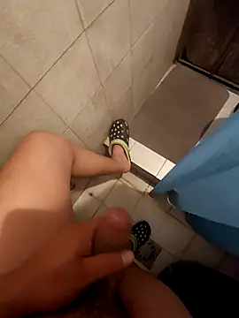 josue2524 online show from 04/22/26, 02:47