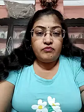 Snapshot of LAVERNIYA_ chatting on 12/18/24, 01:12 LAVERNIYA  online show from 12/18/24, 01:12