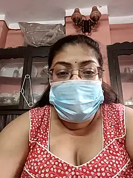 Snapshot of LAVERNIYA_ chatting on 12/26/24, 10:37 LAVERNIYA  online show from 12/26/24, 10:37