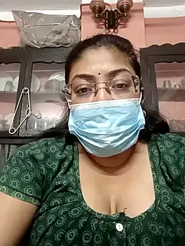 Snapshot of LAVERNIYA_ chatting on 01/05/25, 11:59 LAVERNIYA  online show from 01/05/25, 11:59