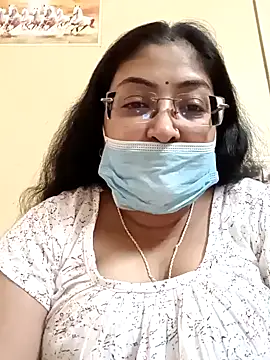 Snapshot of LAVERNIYA_ chatting on 02/08/25, 07:59 LAVERNIYA  online show from 02/08/25, 07:59