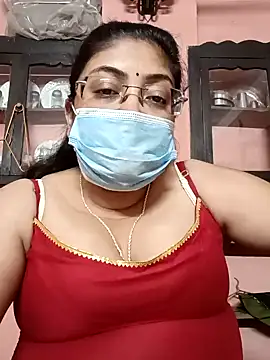 Snapshot of LAVERNIYA_ chatting on 02/13/25, 03:14 LAVERNIYA  online show from 02/13/25, 03:14