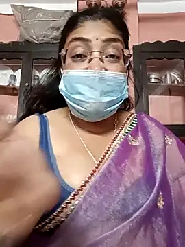 Snapshot of LAVERNIYA_ chatting on 03/01/25, 01:40 LAVERNIYA  online show from 03/01/25, 01:40