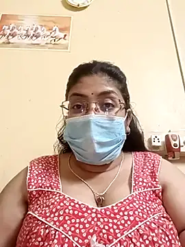 Snapshot of LAVERNIYA_ chatting on 03/02/25, 02:43 LAVERNIYA  online show from 03/02/25, 02:43