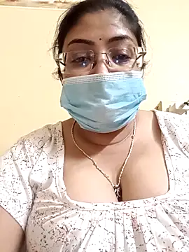 Snapshot of LAVERNIYA_ chatting on 03/05/25, 03:07 LAVERNIYA  online show from 03/05/25, 03:07
