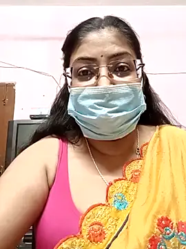 Snapshot of LAVERNIYA_ chatting on 03/06/25, 12:52 LAVERNIYA  online show from 03/06/25, 12:52