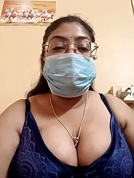 Snapshot of LAVERNIYA_ chatting on 03/07/25, 05:08 LAVERNIYA  online show from 03/07/25, 05:08