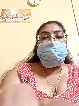 Snapshot of LAVERNIYA_ chatting on 03/19/25, 12:34 LAVERNIYA  online show from 03/19/25, 12:34