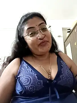 Snapshot of LAVERNIYA_ chatting on 09/13/25, 07:24 LAVERNIYA  online show from 09/13/25, 07:24