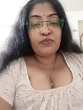 Snapshot of LAVERNIYA_ chatting on 09/14/25, 11:31 LAVERNIYA  online show from 09/14/25, 11:31
