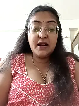 Snapshot of LAVERNIYA_ chatting on 09/17/25, 03:46 LAVERNIYA  online show from 09/17/25, 03:46