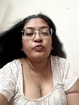 Snapshot of LAVERNIYA_ chatting on 09/19/25, 03:30 LAVERNIYA  online show from 09/19/25, 03:30