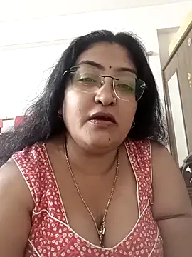 Snapshot of LAVERNIYA_ chatting on 09/24/25, 12:30 LAVERNIYA  online show from 09/24/25, 12:30
