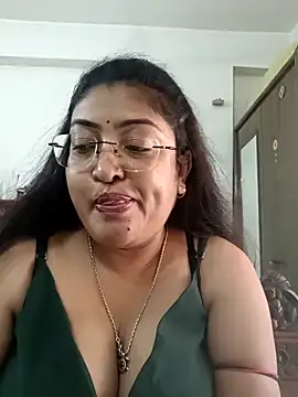 Snapshot of LAVERNIYA_ chatting on 09/25/25, 05:44 LAVERNIYA  online show from 09/25/25, 05:44