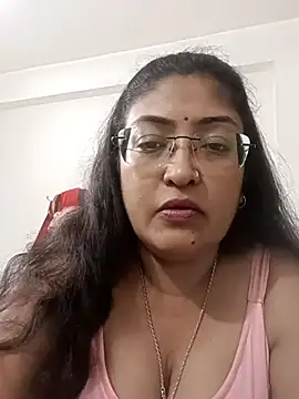 Snapshot of LAVERNIYA_ chatting on 09/28/25, 03:06 LAVERNIYA  online show from 09/28/25, 03:06