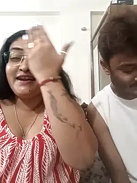 Snapshot of LAVERNIYA_ chatting on 10/11/25, 10:58 LAVERNIYA  online show from 10/11/25, 10:58
