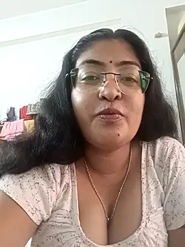 Snapshot of LAVERNIYA_ chatting on 10/12/25, 09:41 LAVERNIYA  online show from 10/12/25, 09:41