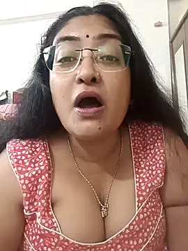 Snapshot of LAVERNIYA_ chatting on 10/17/25, 08:28 LAVERNIYA  online show from 10/17/25, 08:28