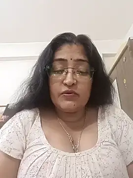 Snapshot of LAVERNIYA_ chatting on 10/24/25, 11:50 LAVERNIYA  online show from 10/24/25, 11:50