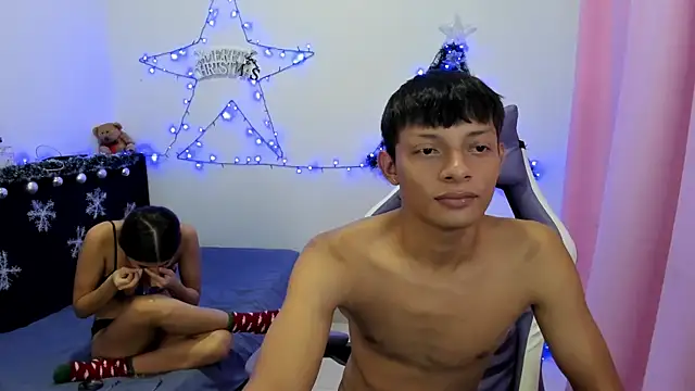 Snapshot of Annie_Dani420 chatting on 12/23/24, 02:13 Annie Dani420 online show from 12/23/24, 02:13