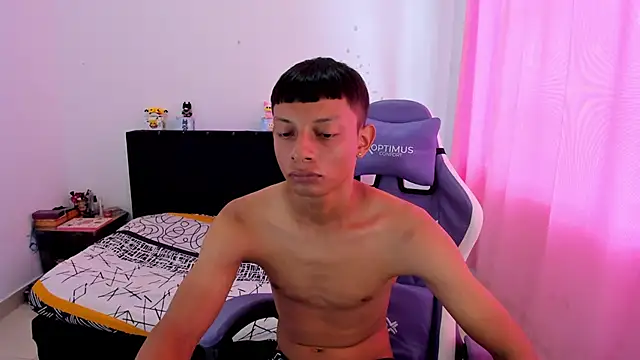 Snapshot of Annie_Dani420 chatting on 03/14/25, 07:44 Annie Dani420 online show from 03/14/25, 07:44