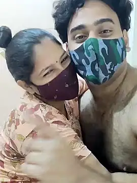 Snapshot of IND_COUPLE1 chatting on 12/25/24, 05:16 IND COUPLE1 online show from 12/25/24, 05:16