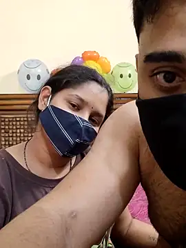 Snapshot of IND_COUPLE1 chatting on 02/15/25, 08:22 IND COUPLE1 online show from 02/15/25, 08:22