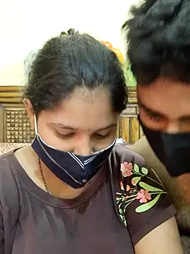 Snapshot of IND_COUPLE1 chatting on 02/16/25, 06:10 IND COUPLE1 online show from 02/16/25, 06:10