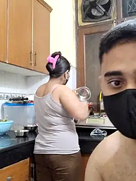 Snapshot of IND_COUPLE1 chatting on 02/26/25, 09:58 IND COUPLE1 online show from 02/26/25, 09:58