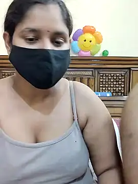 Snapshot of IND_COUPLE1 chatting on 03/01/25, 11:37 IND COUPLE1 online show from 03/01/25, 11:37