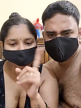 Snapshot of IND_COUPLE1 chatting on 03/06/25, 08:05 IND COUPLE1 online show from 03/06/25, 08:05