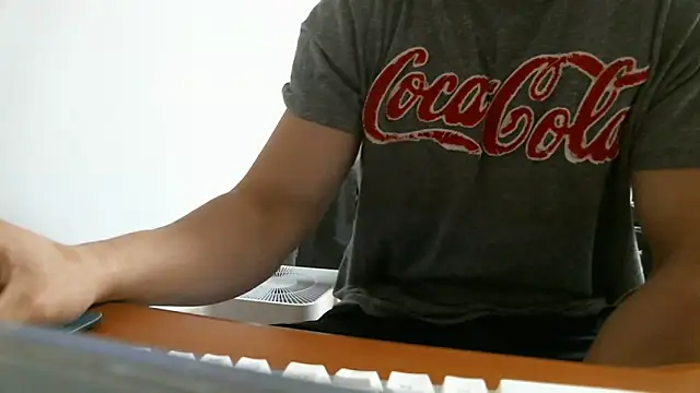 Stellan 0412 online show from 03/24/26, 04:39