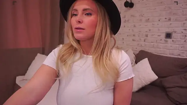 Charming Daphny online show from 03/14/25, 08:53