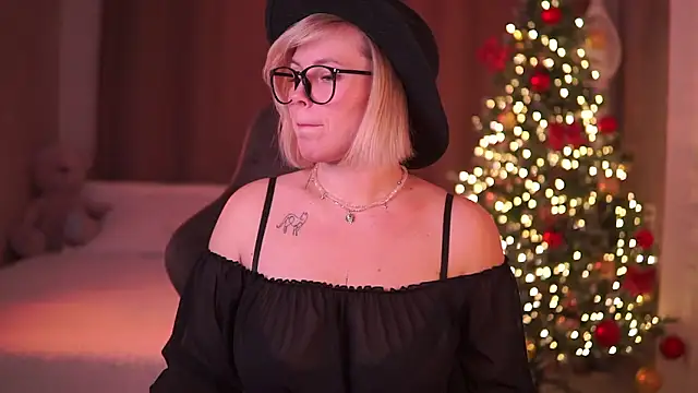 Charming Daphny online show from 12/20/25, 06:09