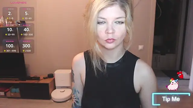 Snapshot of Brience chatting on 05/30/26, 01:57 Brience online show from 05/30/26, 01:57