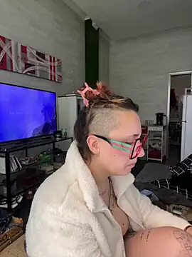 Hawitxui online show from 12/15/25, 09:35