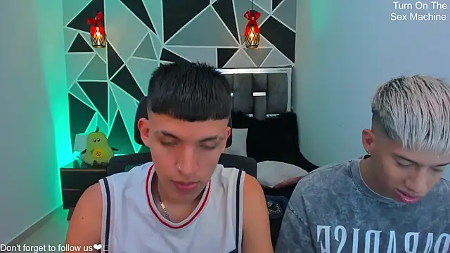 Juan Nd Steven online show from 04/22/26, 01:19