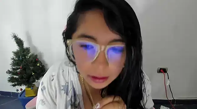 Snapshot of _Angelinaandrade_ chatting on 01/06/25, 02:25  Angelinaandrade  online show from 01/06/25, 02:25