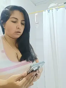 Snapshot of _Angelinaandrade_ chatting on 07/10/26, 01:03 Angelinaandrade online show from 07/10/26, 01:03