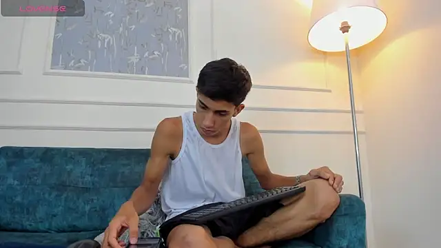 Snapshot of Lucian_Davi chatting on 09/27/25, 03:55 Lucian Davi online show from 09/27/25, 03:55