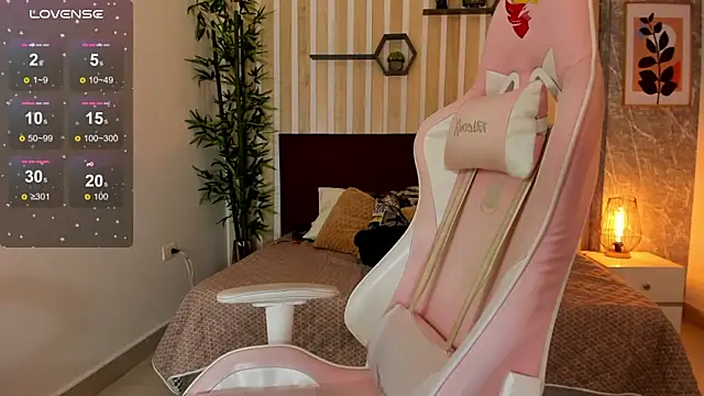 miah connor online show from 02/10/25, 03:35