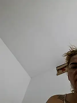 Snapshot of mirand_zackyx chatting on 09/14/25, 02:22 mirand zackyx online show from 09/14/25, 02:22